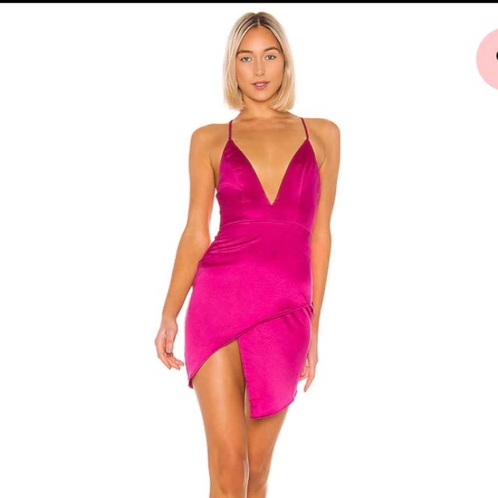 Chriselle Deep V Dress Magenta
Superdown Revolve